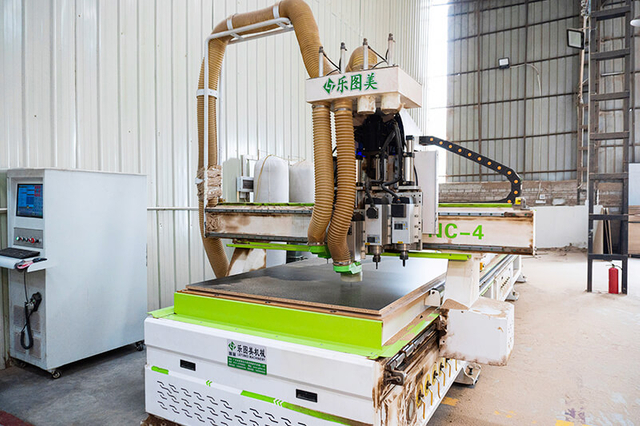 Plattenschneidemaschine